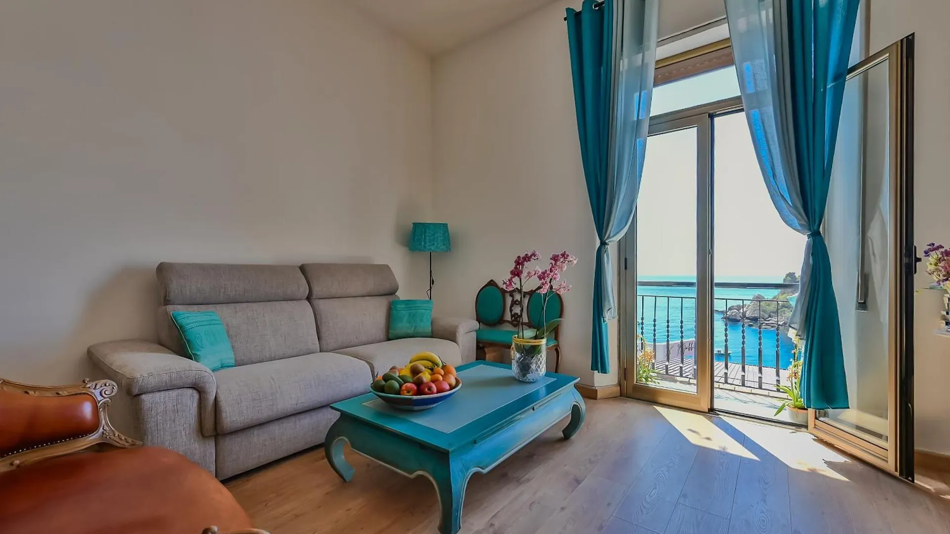 Cohen Smart House 0*, Taormina